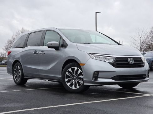 Certified 2024 Honda Odyssey EX-L image 2