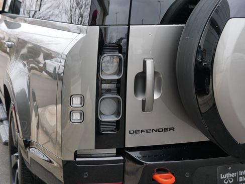 Used 2024 Land Rover Defender 130 X image 17