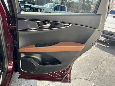 Used 2022 Lincoln Nautilus Reserve image 17