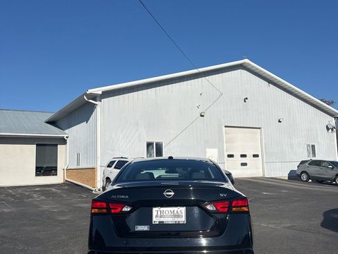 Used 2024 Nissan Altima 2.5 SV image 5