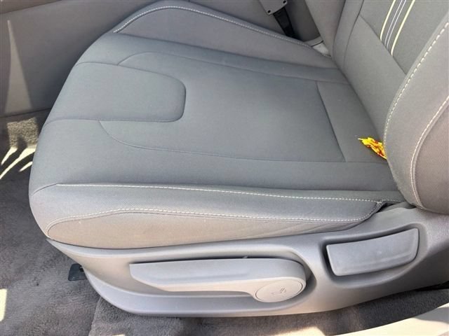 Used 2025 Hyundai Elantra Sport FWD image 16