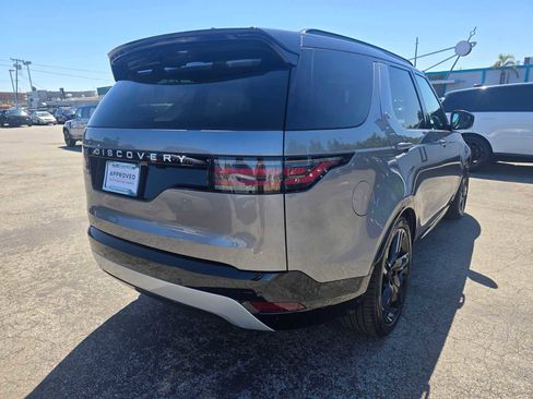 Used 2025 Land Rover Discovery Metropolitan Edition AWD/4WD image 5