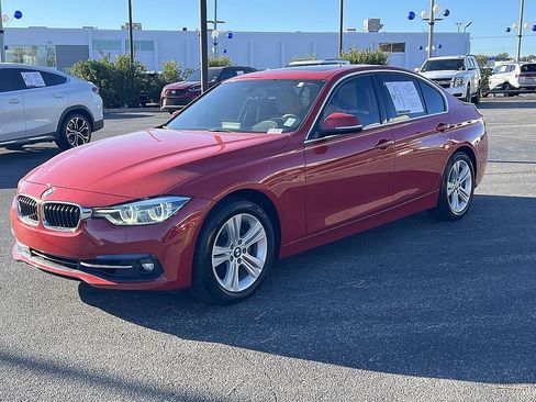 Used 2018 BMW 330i Sedan w/ Premium Package image 7