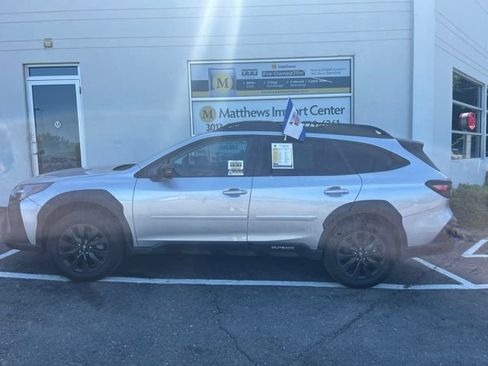 Used 2024 Subaru Outback Onyx Edition AWD/4WD image 2