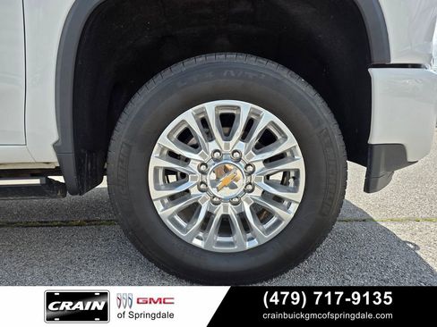 Used 2022 Chevrolet Silverado 2500 High Country w/ Z71 Off-Road Package AWD/4WD image 31