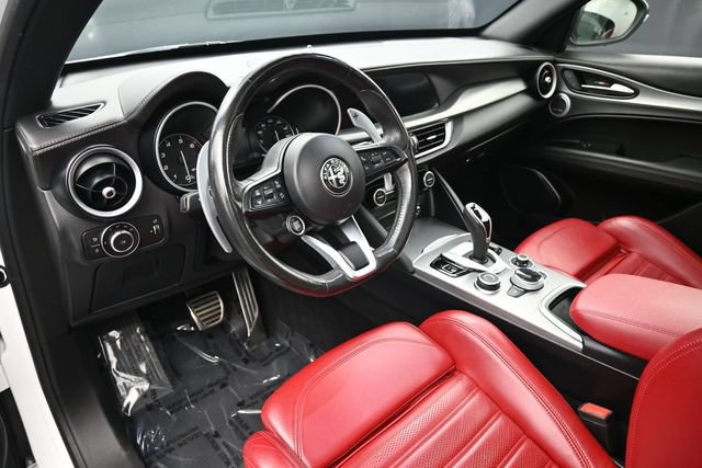 Used 2022 Alfa Romeo Stelvio Veloce AWD/4WD image 12
