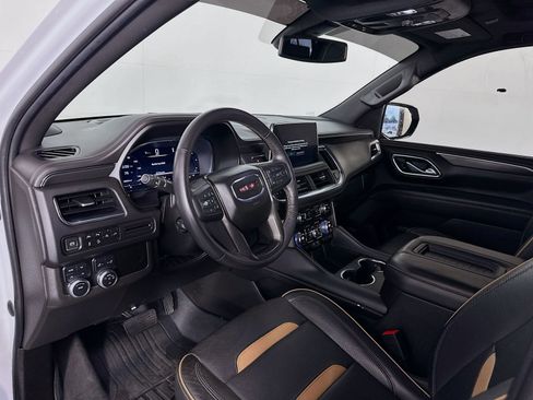 Used 2022 GMC Yukon XL AT4 AWD/4WD image 9