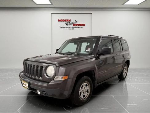 Used 2014 Jeep Patriot Sport w/ Power Value Group FWD image 3