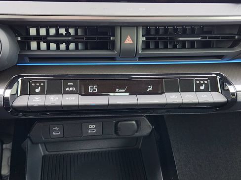 New 2026 Toyota Prius Plug-In Hybrid FWD image 15