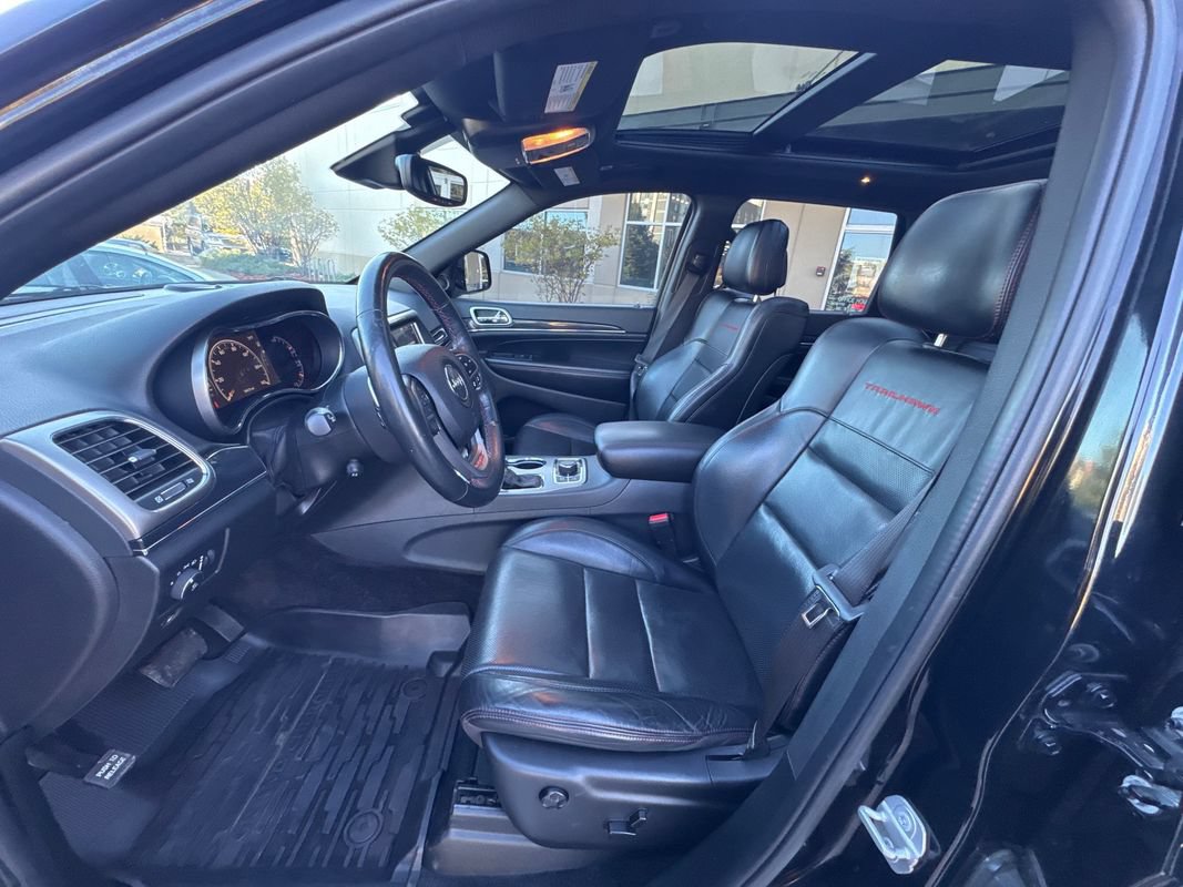 Used 2018 Jeep Grand Cherokee Trailhawk w/ Trailhawk Luxury Group AWD/4WD image 29