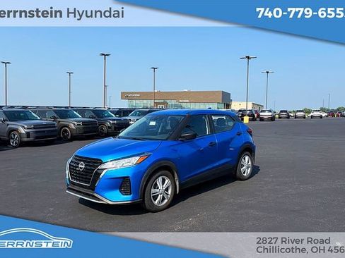 Used 2023 Nissan Kicks S FWD image 2