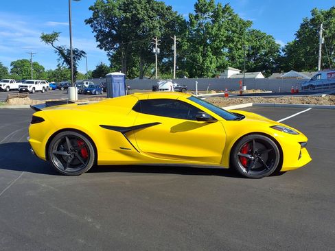 Used 2025 Chevrolet Corvette E-Ray w/ ZER Performance Package AWD/4WD image 2