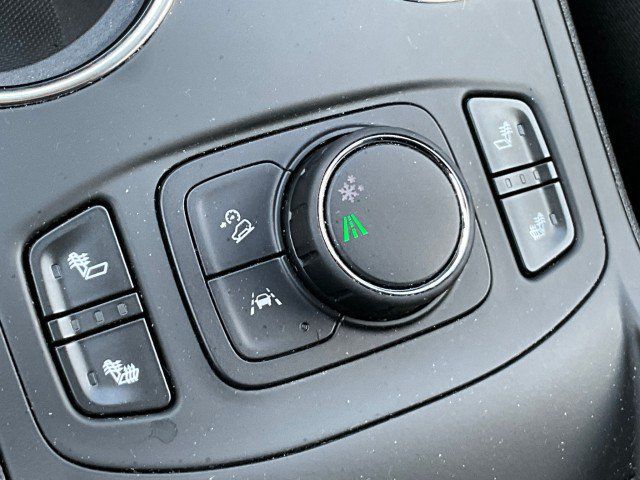 Used 2022 GMC Terrain SLE w/ Driver Convenience Package FWD image 24