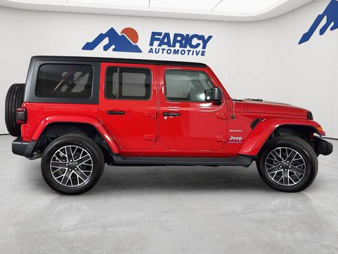 Used 2023 Jeep Wrangler Unlimited Sahara w/ Cold Weather Group AWD/4WD image 5