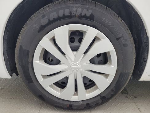 Used 2025 Nissan Versa S image 31