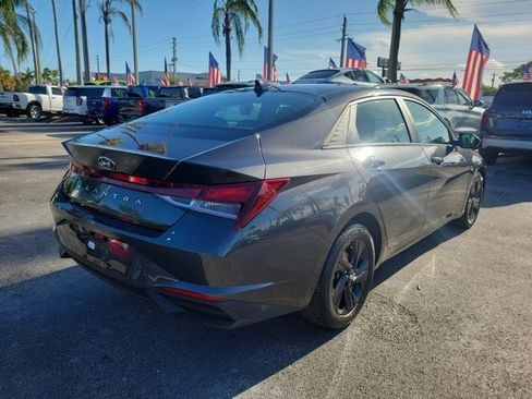 Used 2022 Hyundai Elantra SEL w/ Convenience Package FWD image 7