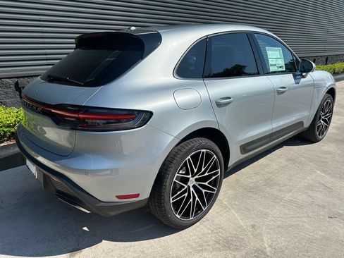 Used 2026 Porsche Macan AWD/4WD image 9