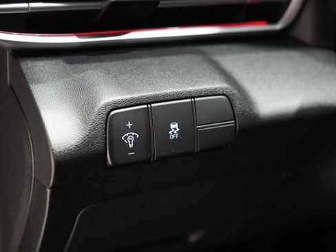 Used 2025 Hyundai Elantra SEL image 22