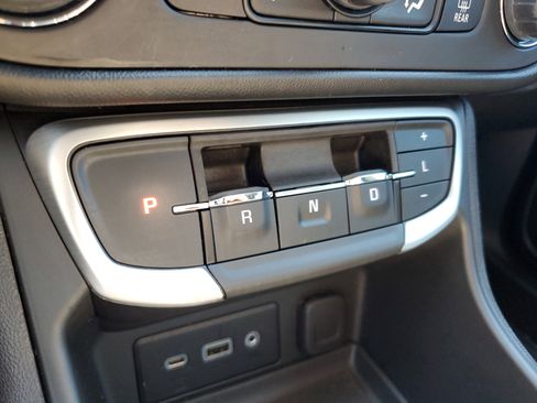 Used 2023 GMC Terrain SLE w/ Driver Convenience Package image 29