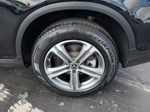 Used 2017 Mercedes-Benz GLC 300 4MATIC image 32