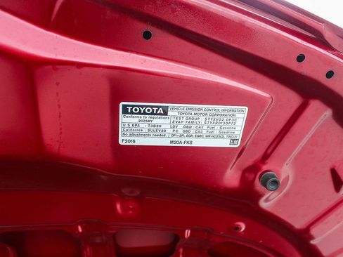 Used 2025 Toyota Corolla LE w/ Convenience Package image 28