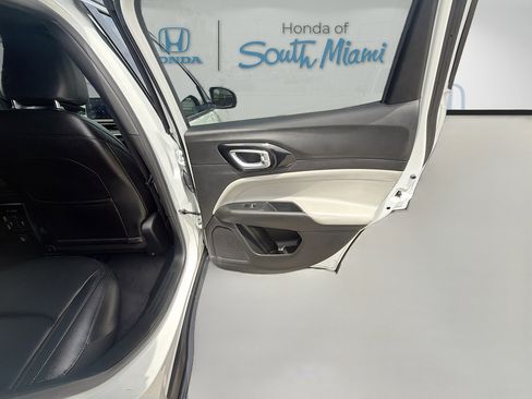 Used 2024 Jeep Compass Limited image 30