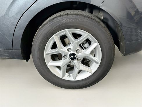 Used 2025 Kia Soul LX w/ LX Technology Package FWD image 11