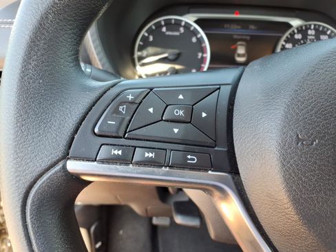 Used 2024 Nissan Sentra SV FWD image 15