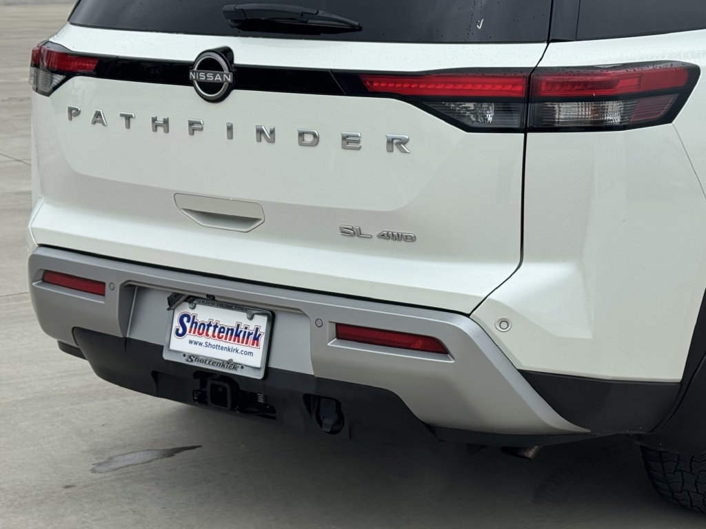 Used 2023 Nissan Pathfinder SL w/ SL Premium Package AWD/4WD image 6
