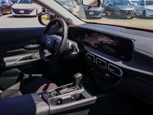 New 2026 Nissan Sentra SR w/ Floor Mat Package FWD image 19