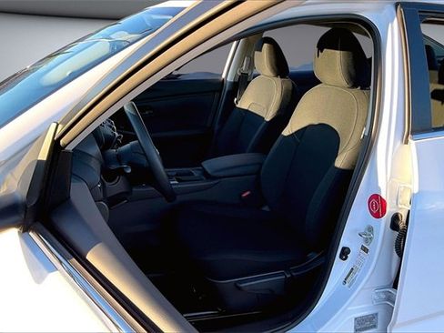 Certified 2025 Nissan Sentra S image 20