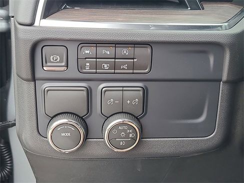 New 2026 Chevrolet Suburban LT w/ Comfort Package image 27