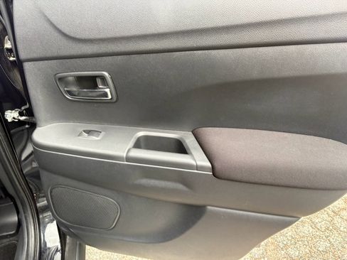 Used 2025 Mitsubishi Outlander Sport ES AWD/4WD image 23