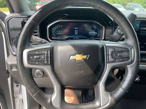 Used 2023 Chevrolet Silverado 1500 LT AWD/4WD image 10