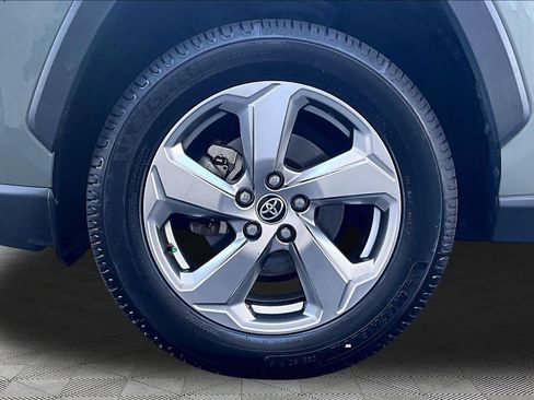 Used 2021 Toyota RAV4 XLE Premium AWD/4WD image 11