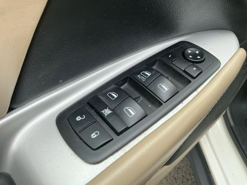 Used 2020 Dodge Journey SE w/ SE Popular Equipment Group image 15