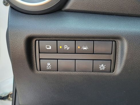 Used 2021 Nissan Versa S image 29