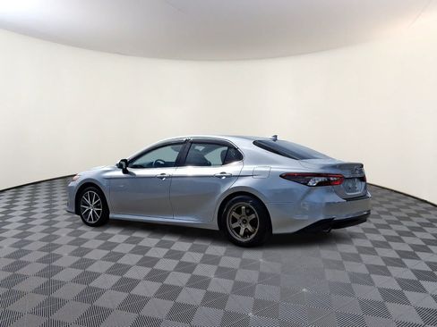Used 2022 Toyota Camry XLE w/ Navigation Upgrade Package FWD image 7