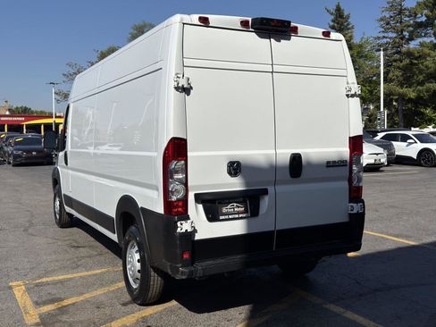 Used 2023 RAM ProMaster 2500 FWD image 3