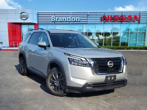 Certified 2024 Nissan Pathfinder SV image 1