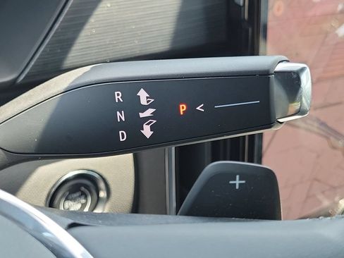 Used 2026 GMC Acadia Elevation w/ Elevation Premium Package FWD image 16
