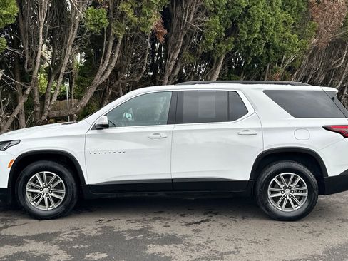 Used 2023 Chevrolet Traverse LT FWD image 7