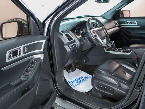 Used 2014 Ford Explorer XLT w/ Equipment Group 202A image 3