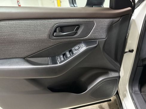 Used 2023 Nissan Rogue S FWD image 20