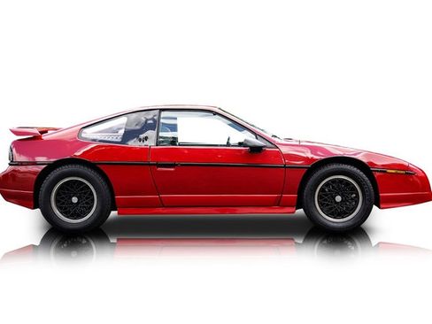 Used 1988 Pontiac Fiero GT RWD image 2