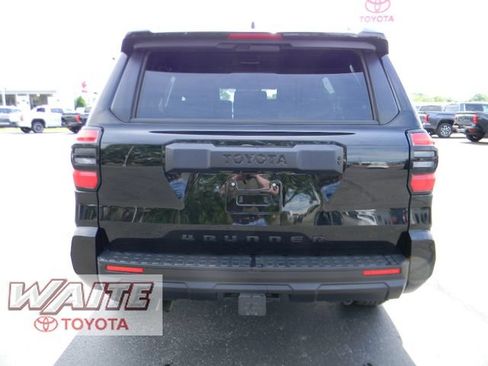 Used 2025 Toyota 4Runner SR5 AWD/4WD image 3