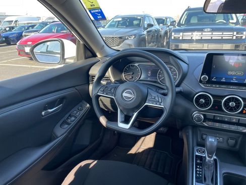Used 2025 Nissan Sentra SV image 33