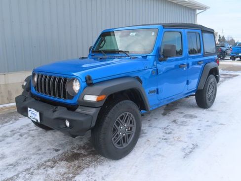 Used 2024 Jeep Wrangler Sport S image 7