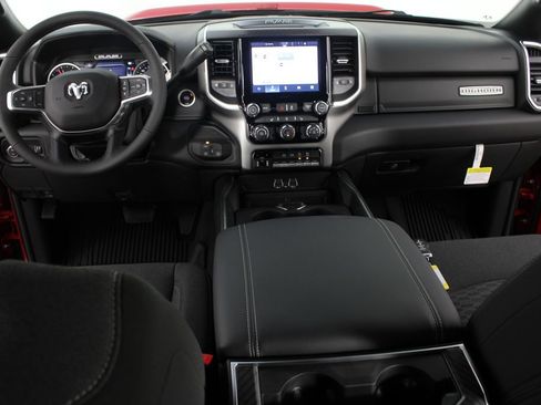 New 2026 RAM 2500 Big Horn AWD/4WD image 9