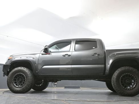Used 2016 Toyota Tacoma TRD Sport w/ Towing Package AWD/4WD image 53